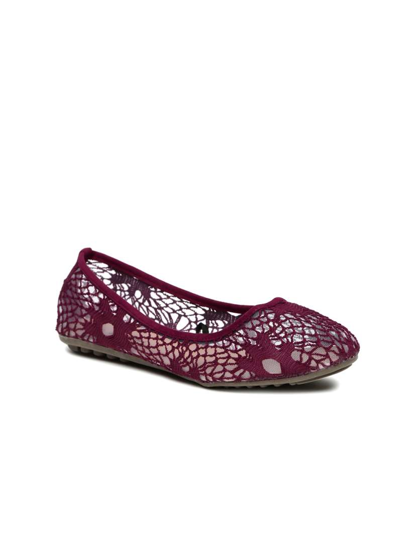 Burgundy lace flats store
