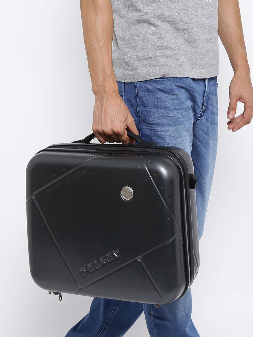 Delsey briefcase discount