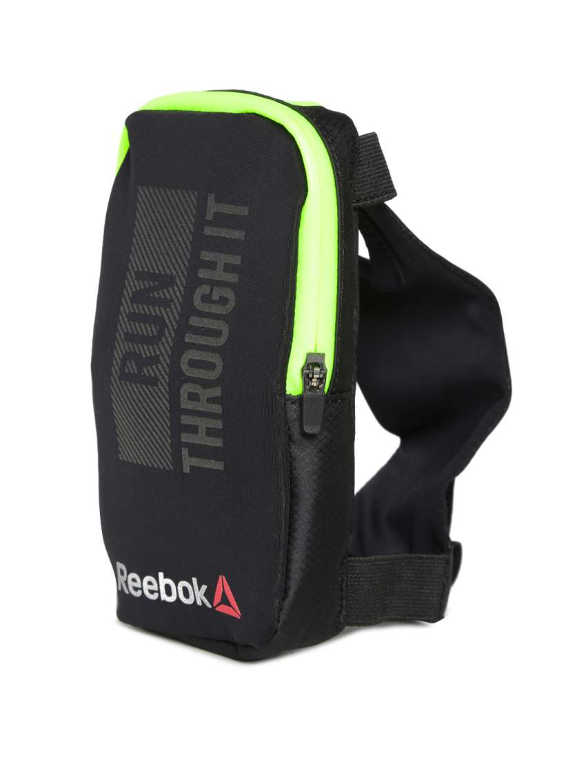Reebok one series running handheld solution water bottle holder black top