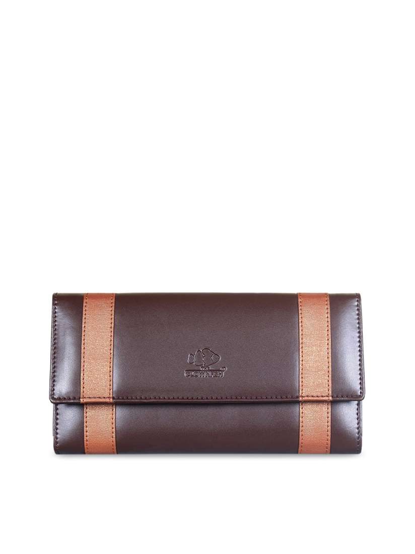 Brown envelope clutch clearance