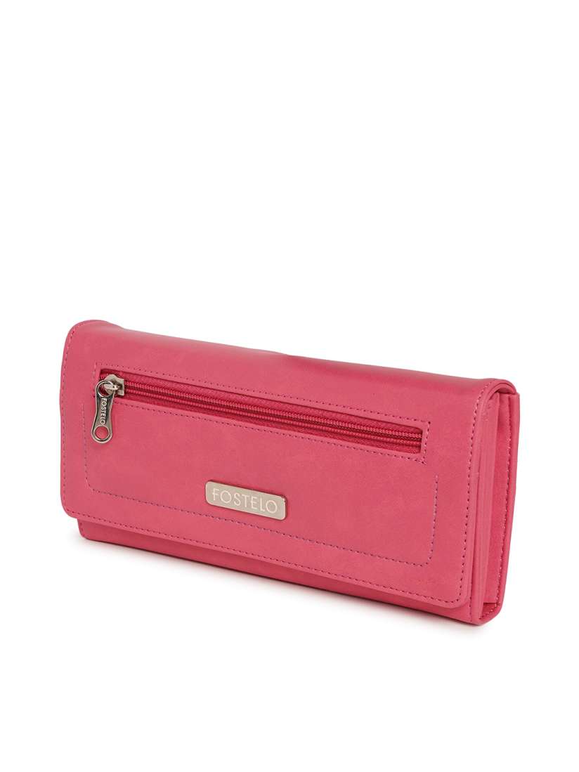 Fostelo clutches new arrivals