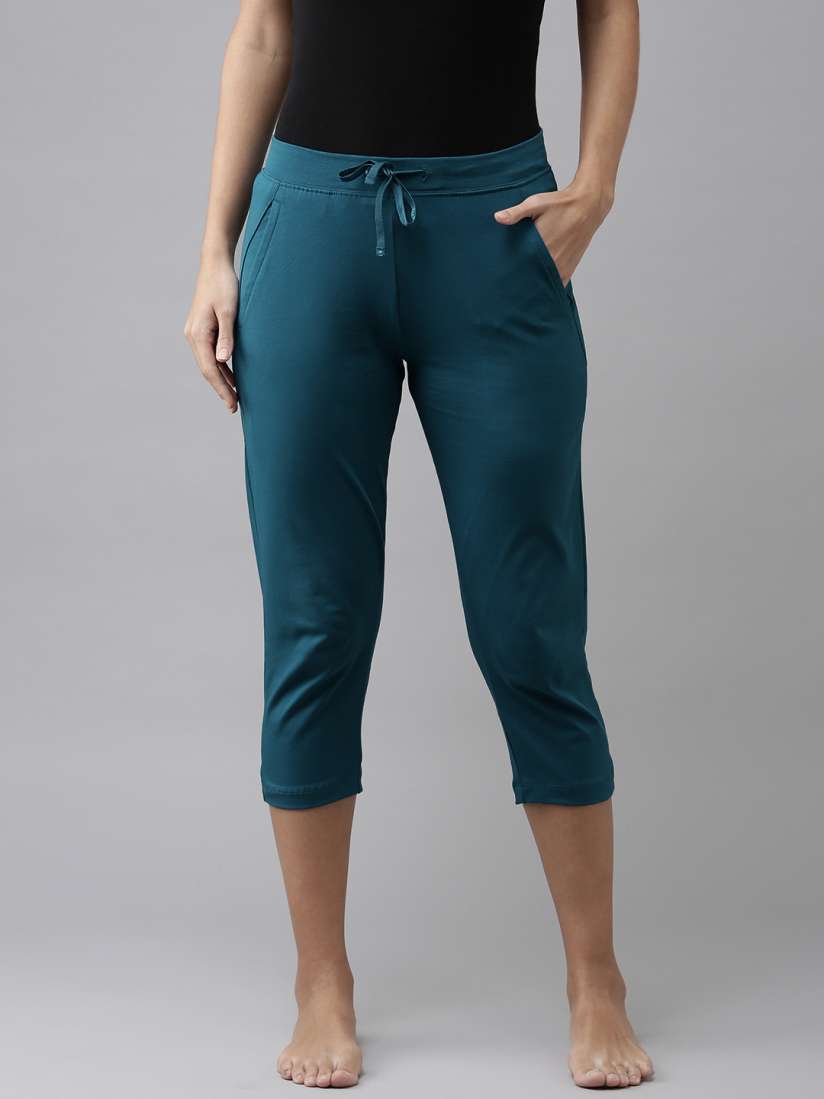 Van heusen womens capris hot sale