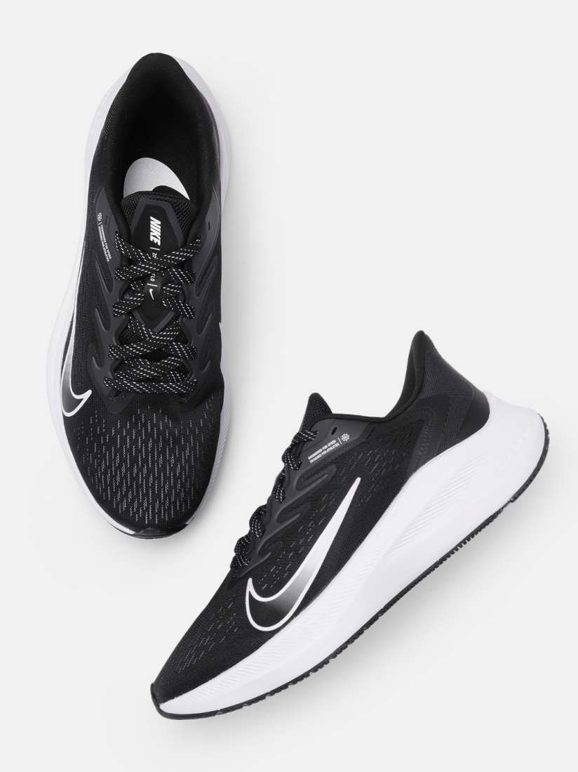 Solid black nikes womens deals
