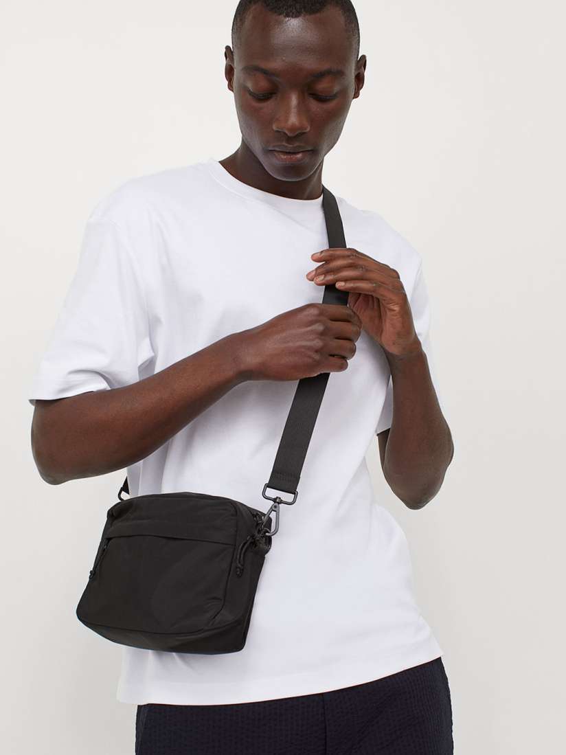 Buy H M Men Black Solid Shoulder Bag Messenger Bag for Men 15546196 Myntra