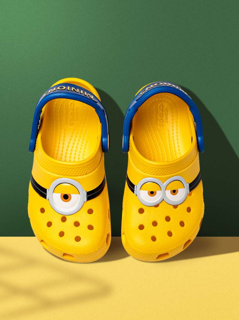 Minion clogs on sale