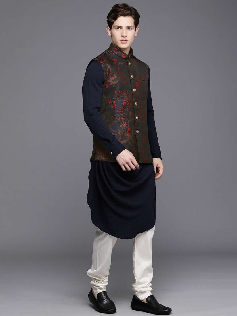 Manyavar men's kurta and churidar set top