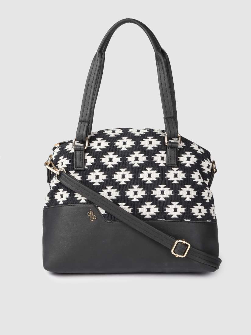 Myntra handbags baggit discount