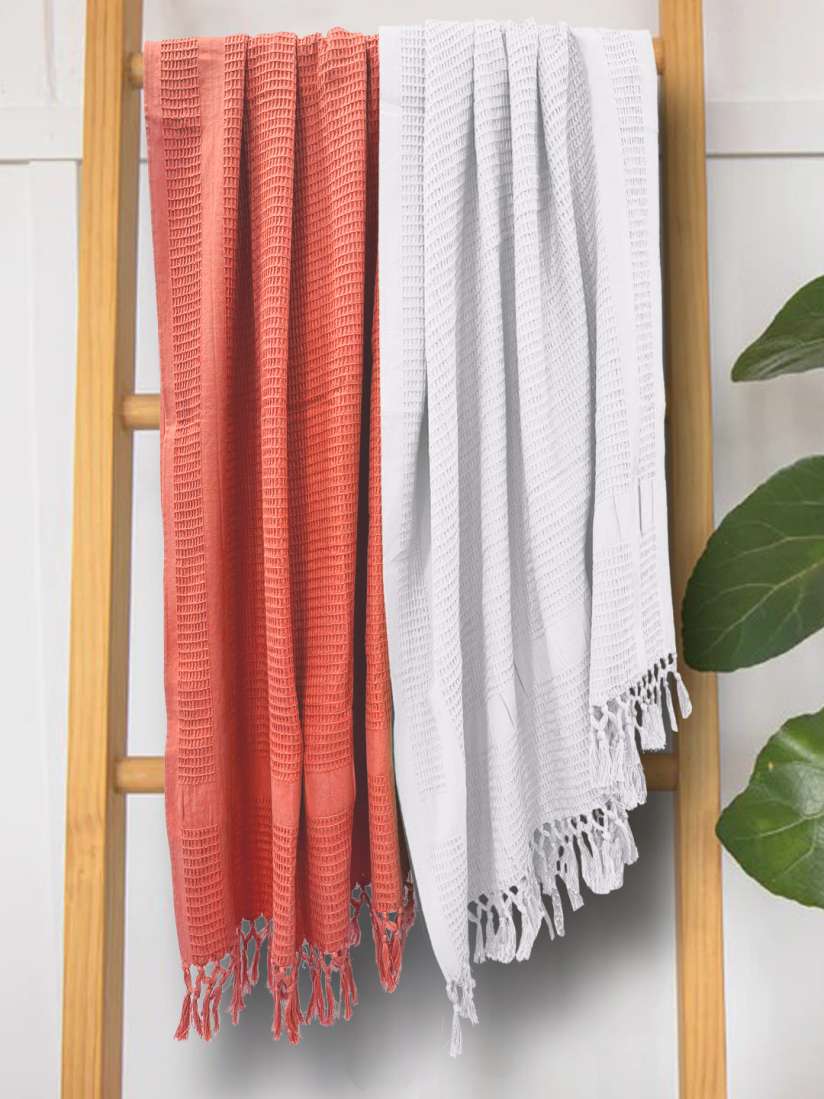 Coral and white bath towels outlet