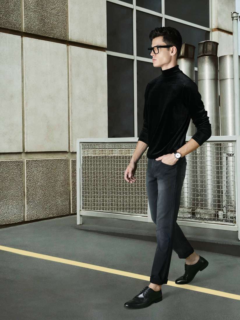 Buy FOREVER 21 Men Black Solid Regular Fit High Neck T shirt Tshirts for Men 17006566 Myntra