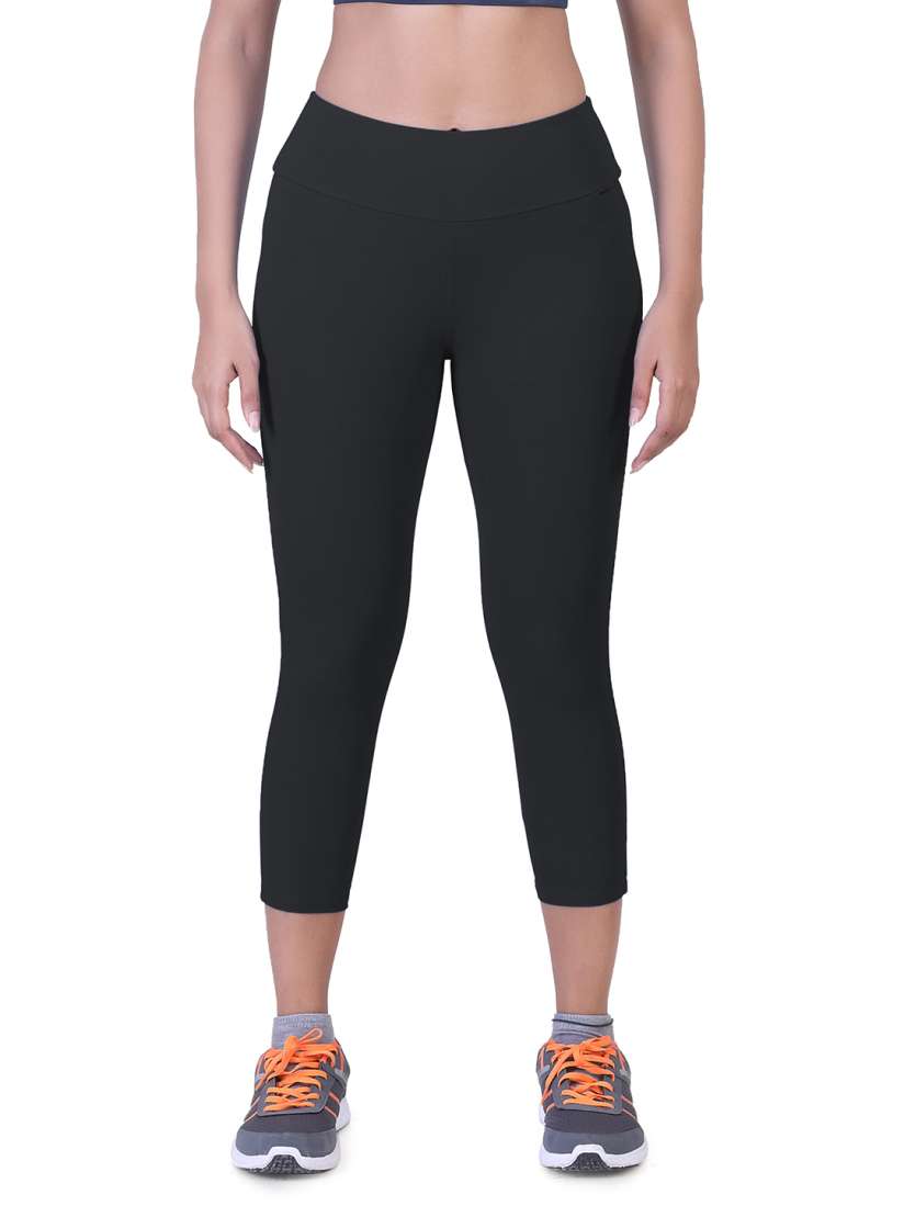 Buy LAASA SPORTS Women Black Skinny Fit Yoga Capris Track Pant Track Pants for Women 17029130 Myntra
