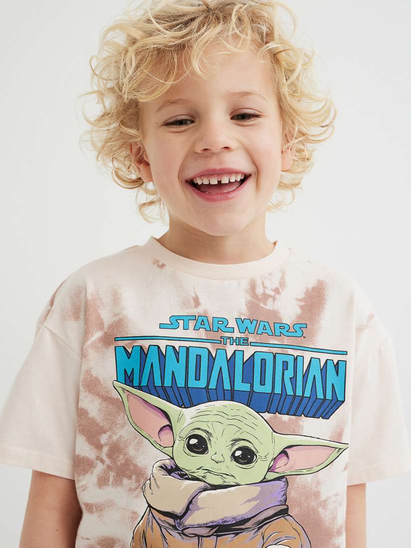 Buy H M Boys Beige Yoda Oversized Printed T shirt Tshirts for Boys 17124438 Myntra