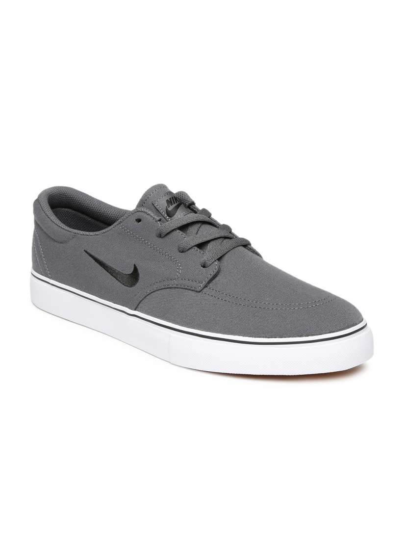 Buy Nike Men Grey SB Clutch Skate Shoes Casual Shoes for Men 1719364 Myntra
