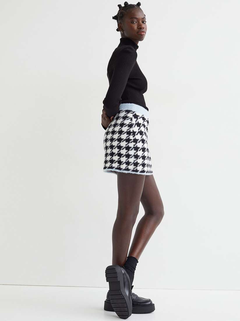 Buy H&M Women Black & White Checked Jacquard-Knit Skirt - Skirts 
