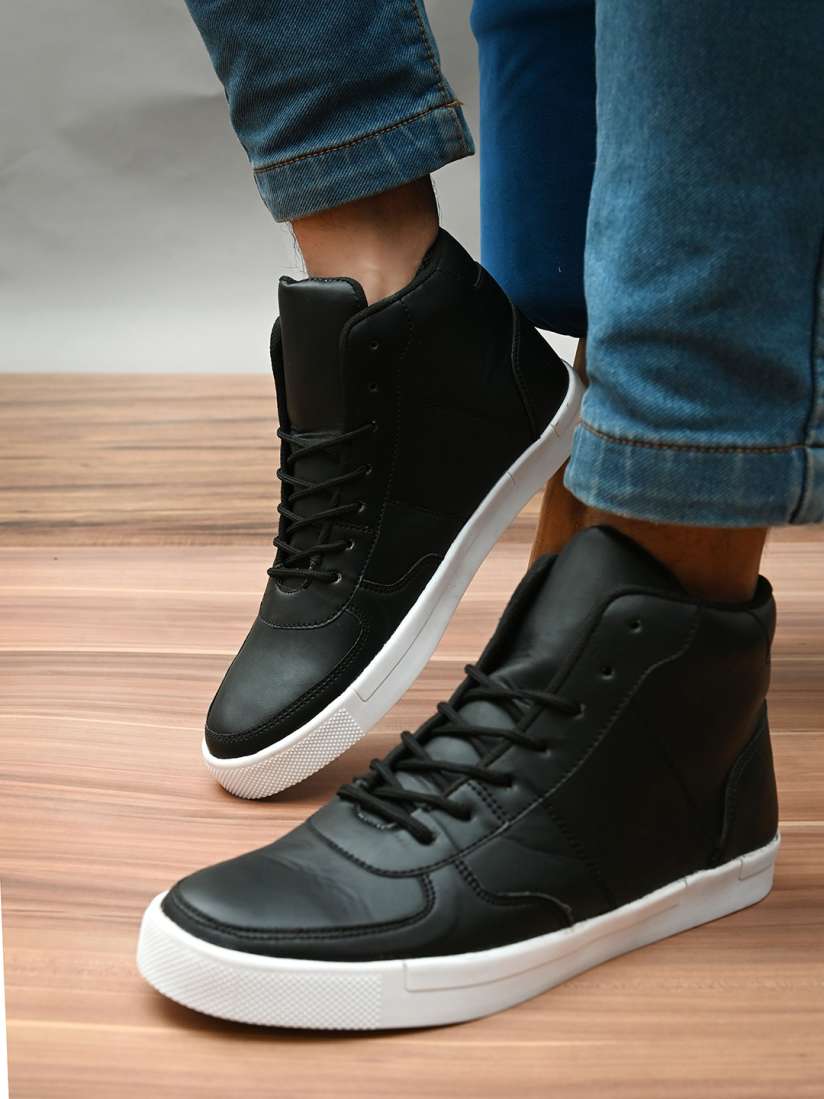 Roadster black casual shoes sale