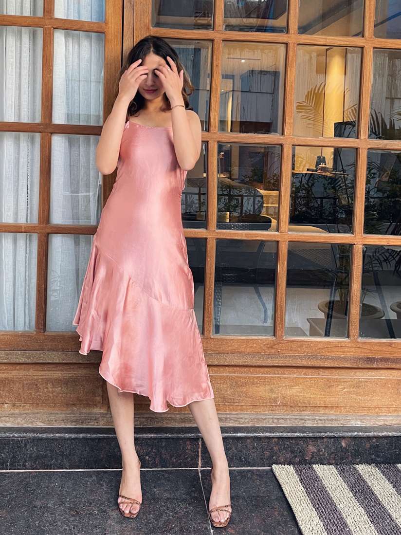 Pink dress myntra 2025