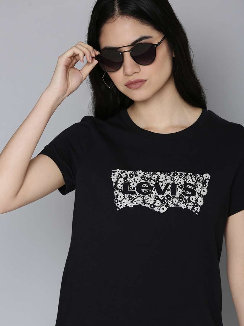 Buy Levis Women Black White Brand Logo Printed Pure Cotton Slim Fit T shirt Tshirts for Women 18068972 Myntra
