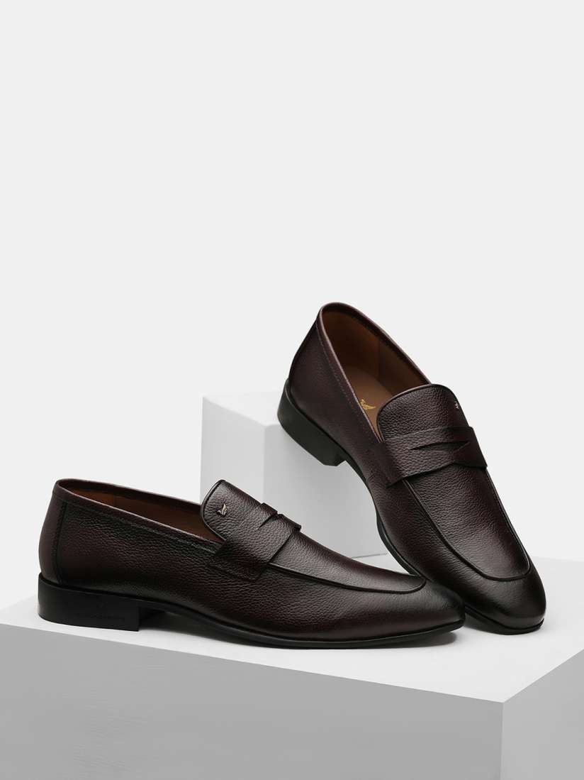 Blackberrys formal shoes top