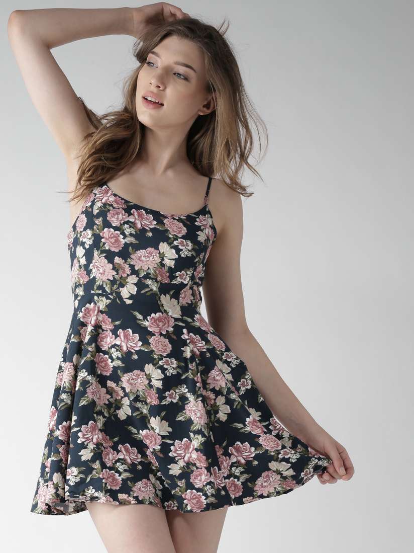 Flare Dress Forever 21 Dresses Girls Forever 21 Red Floral Cut Out