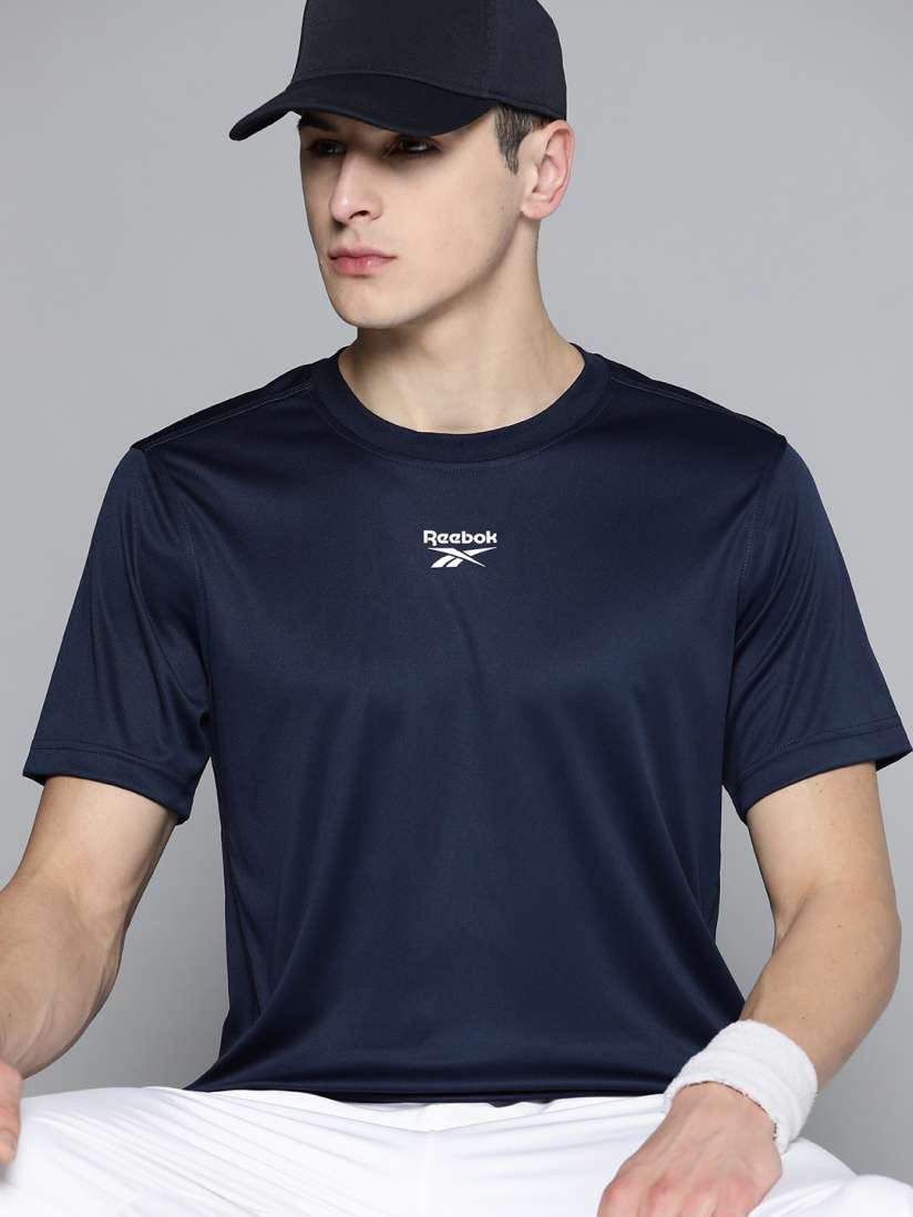 Myntra reebok t shirts outlet