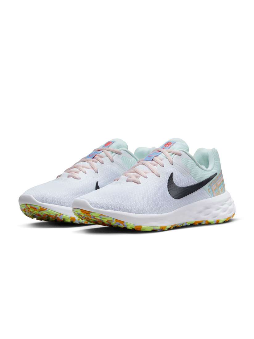 Nike natural clearance