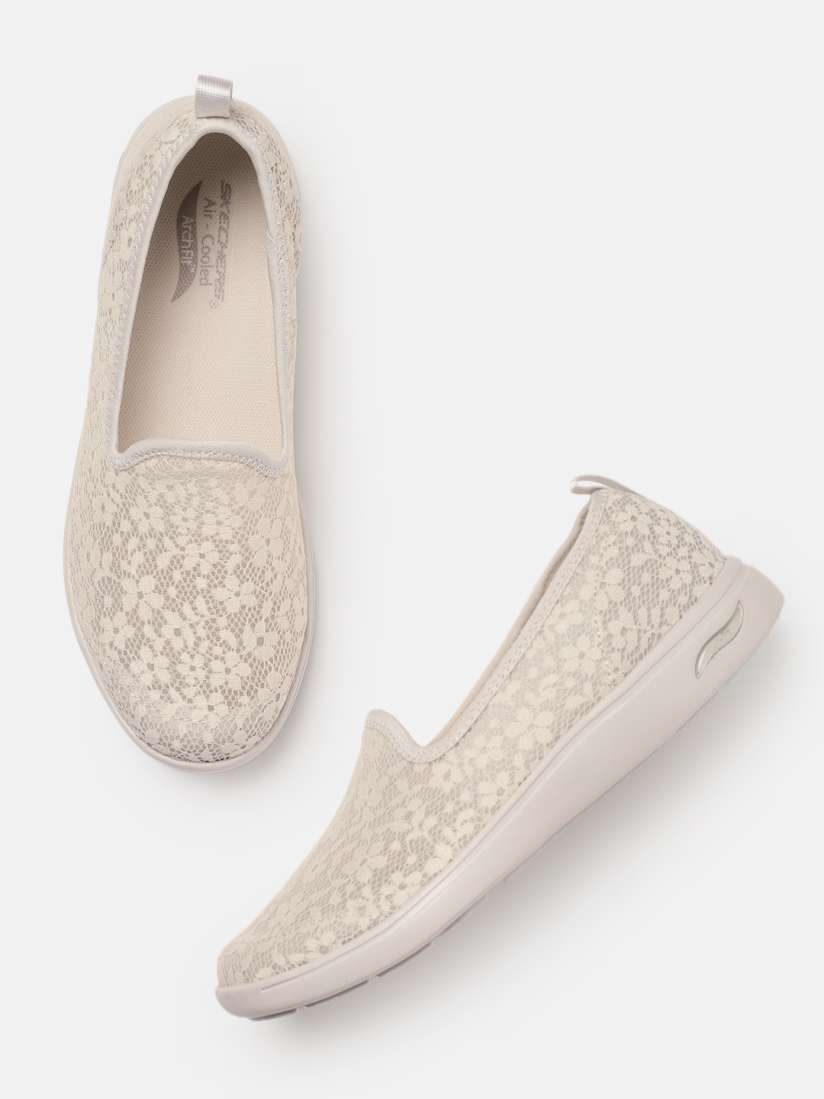 Skechers uplift white top