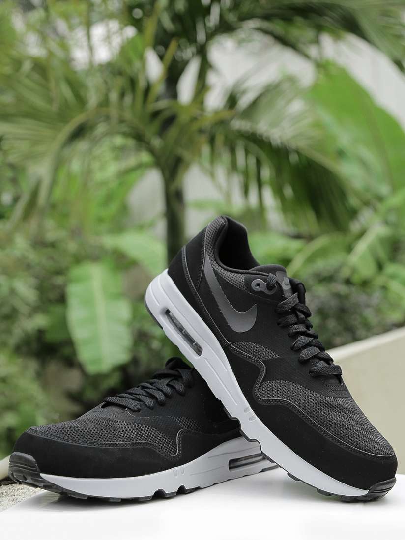 nike air max ultra essential black