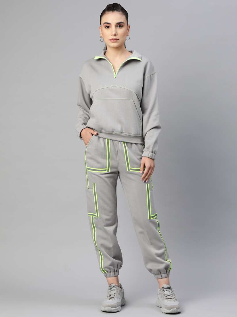 Stylish tracksuits for women 2025