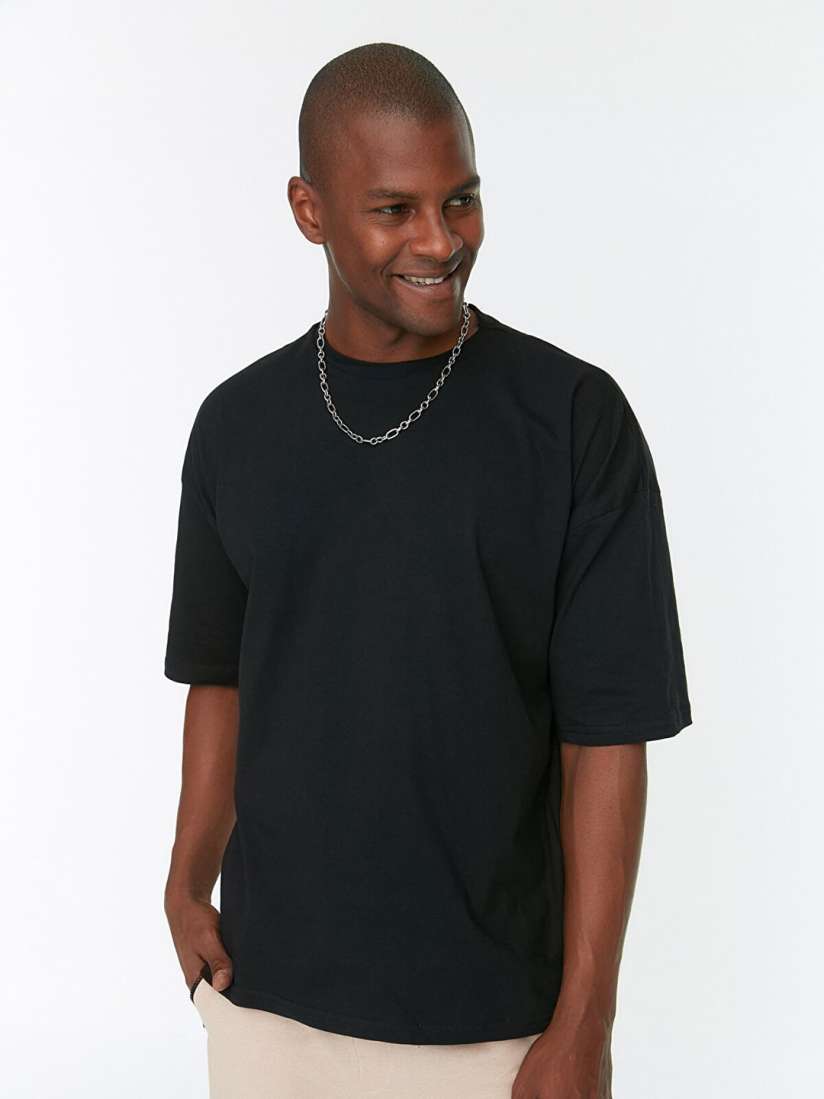 Black t shirt myntra on sale