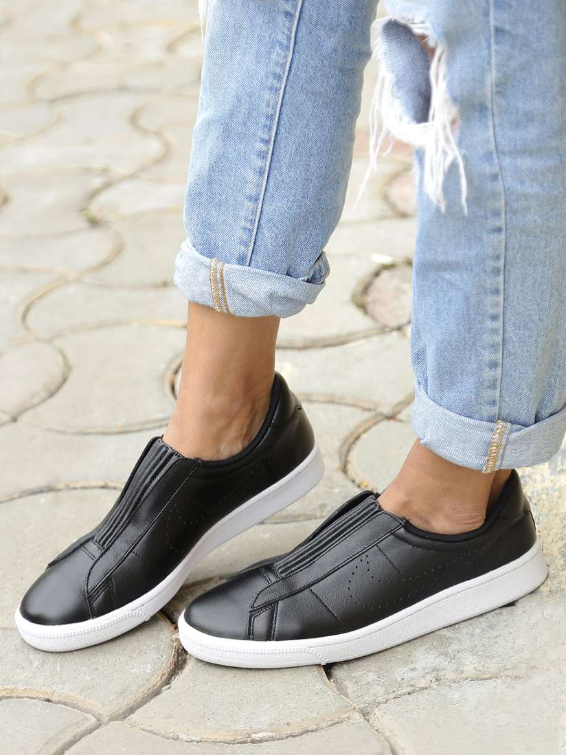 Nike wmns tennis classic ease top