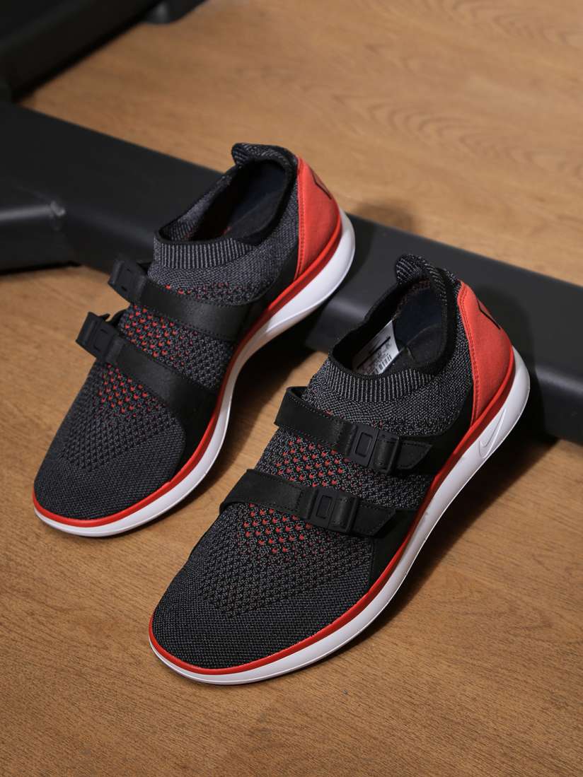 Nike men's air sockracer flyknit cheap