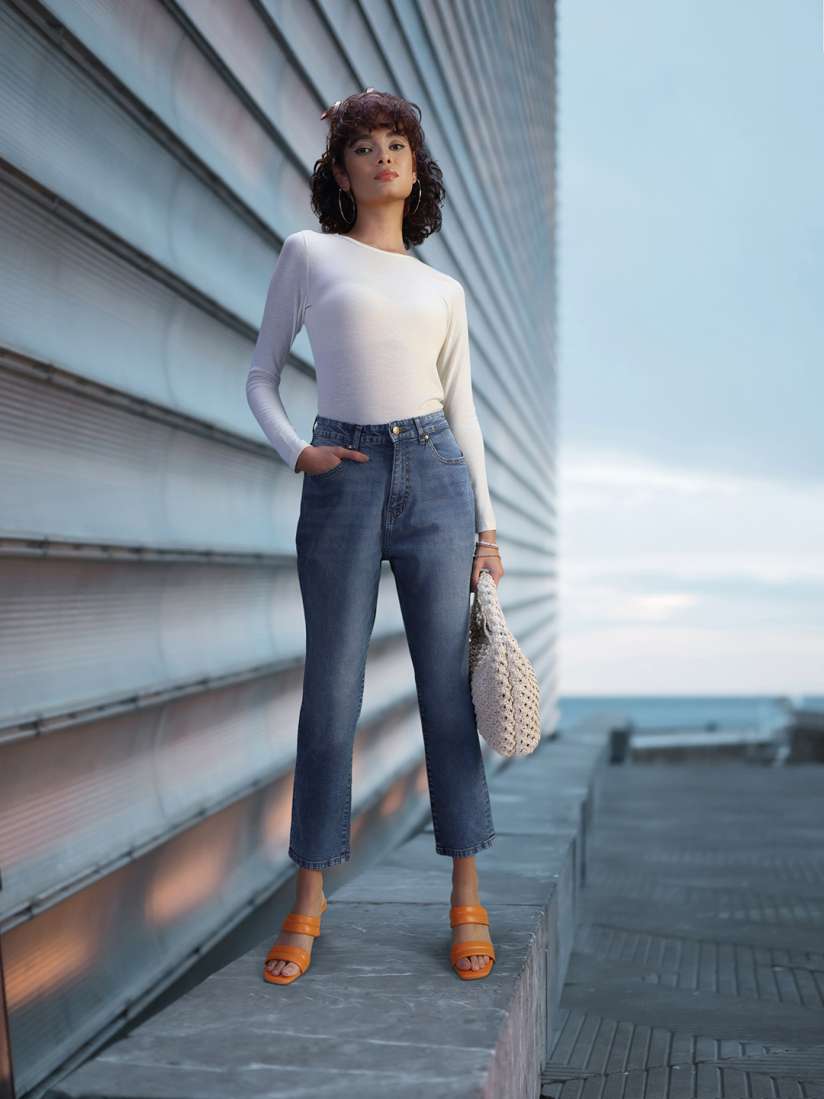 Buy DressBerry Women Blue Boyfriend Fit High Rise Light Fade Stretchable Jeans Jeans for Women 19646164 Myntra