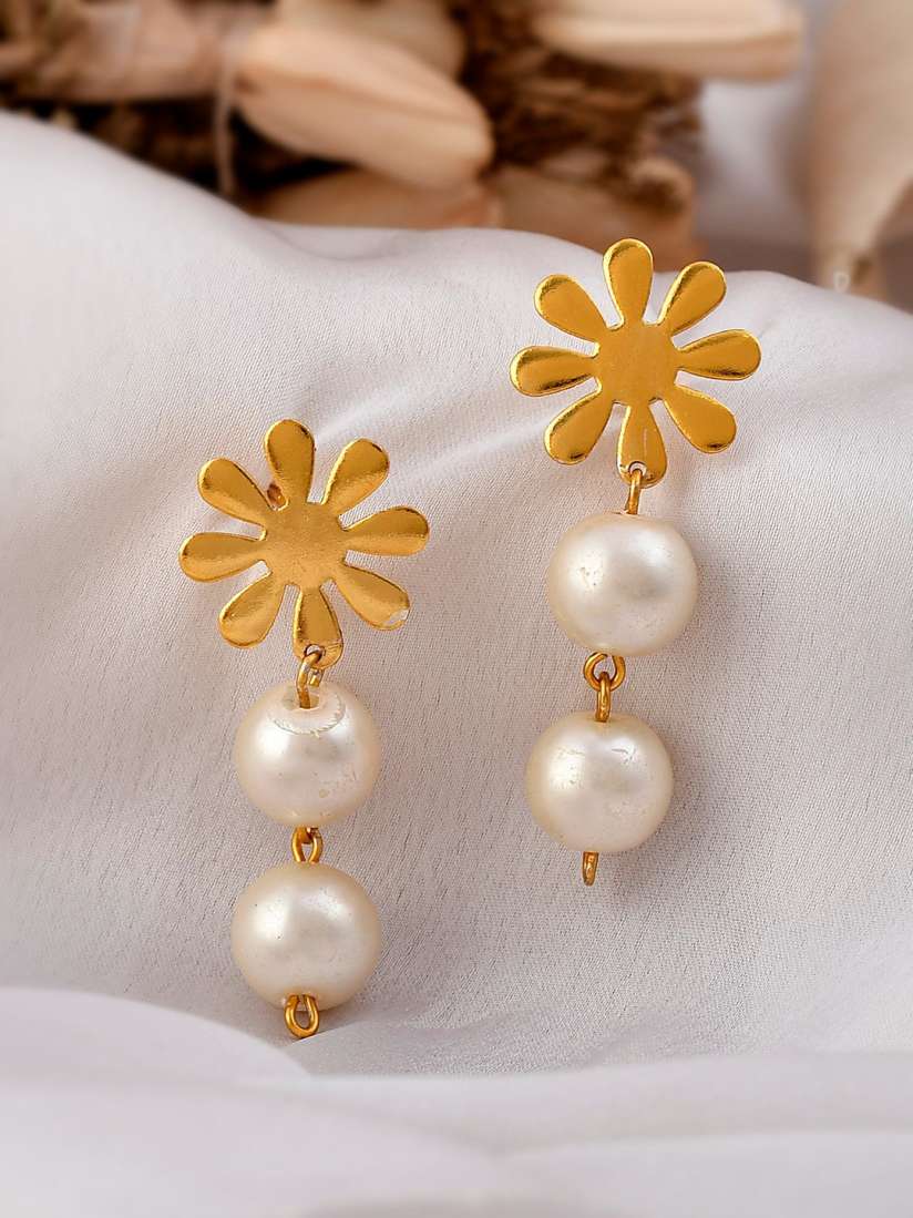 Pearl dangling earrings design discount