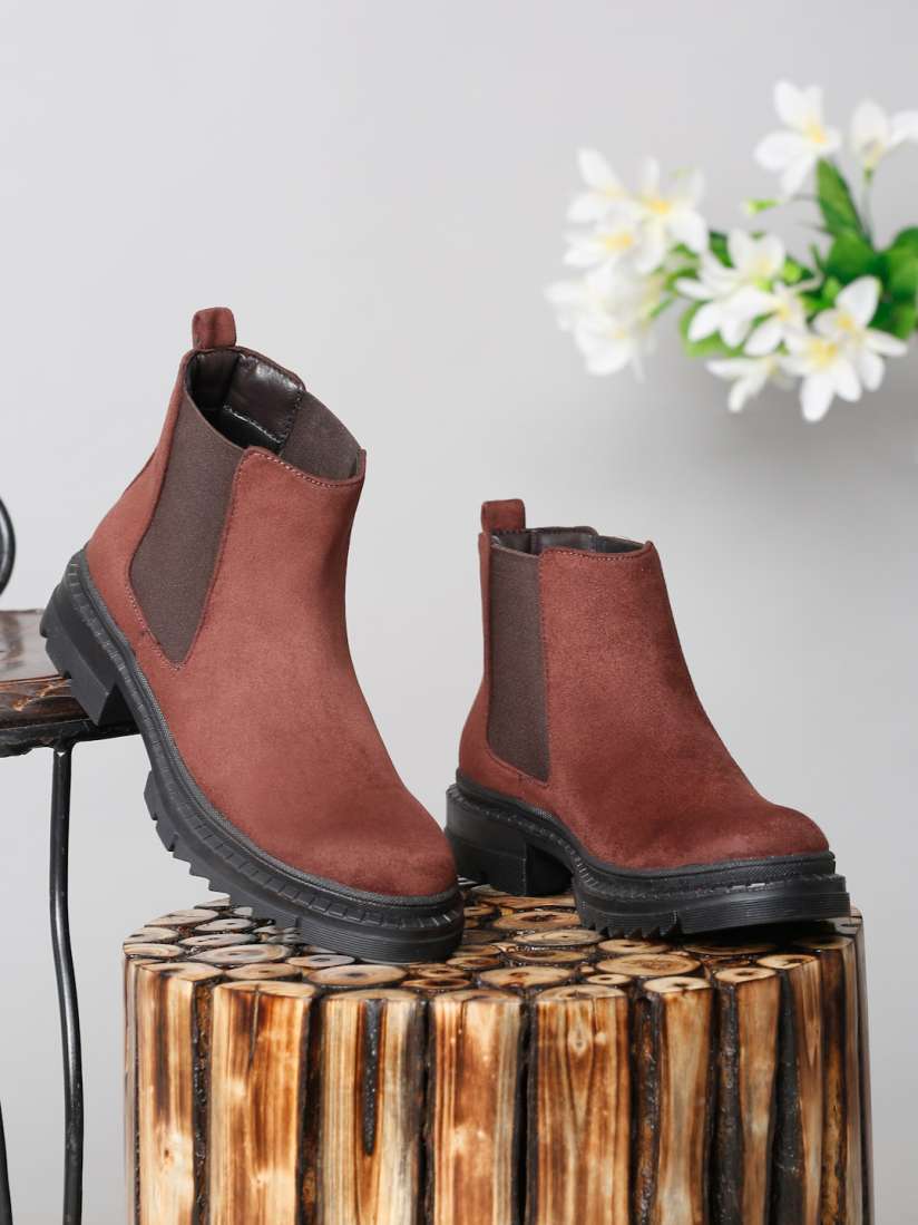 Solid chunky boots top