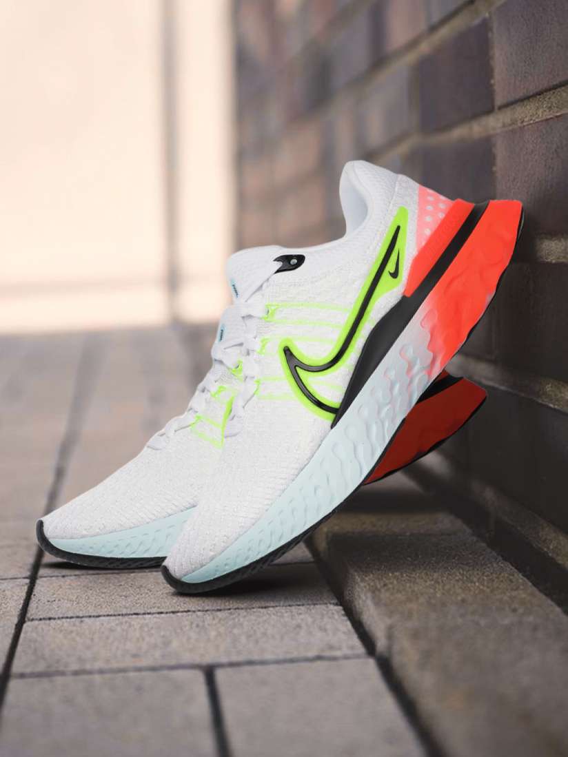 Nike white shoes myntra deals