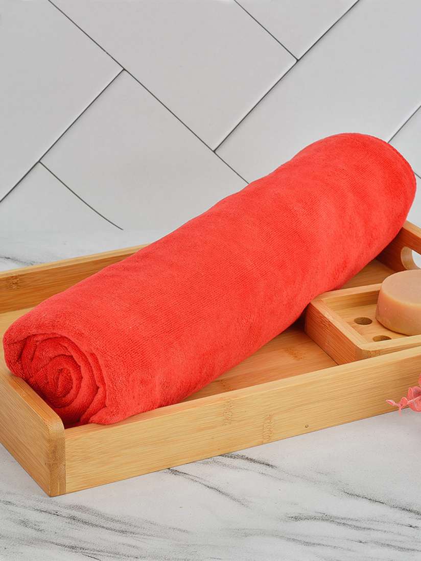 Red and black bath towels online