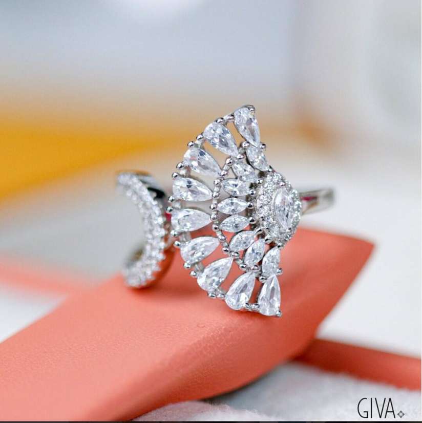 Neha kakkar rose gold heart pendant with link chain 2025