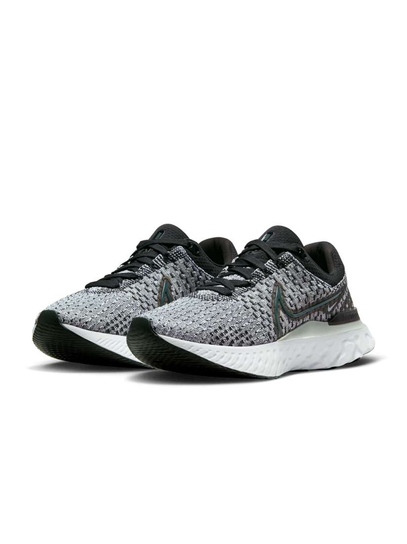 Nike react myntra clearance