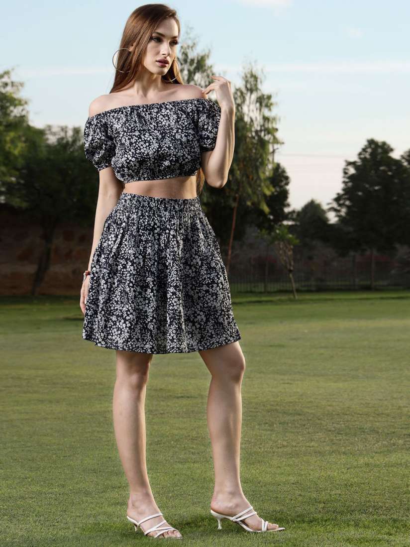 Crop top and skirt myntra top