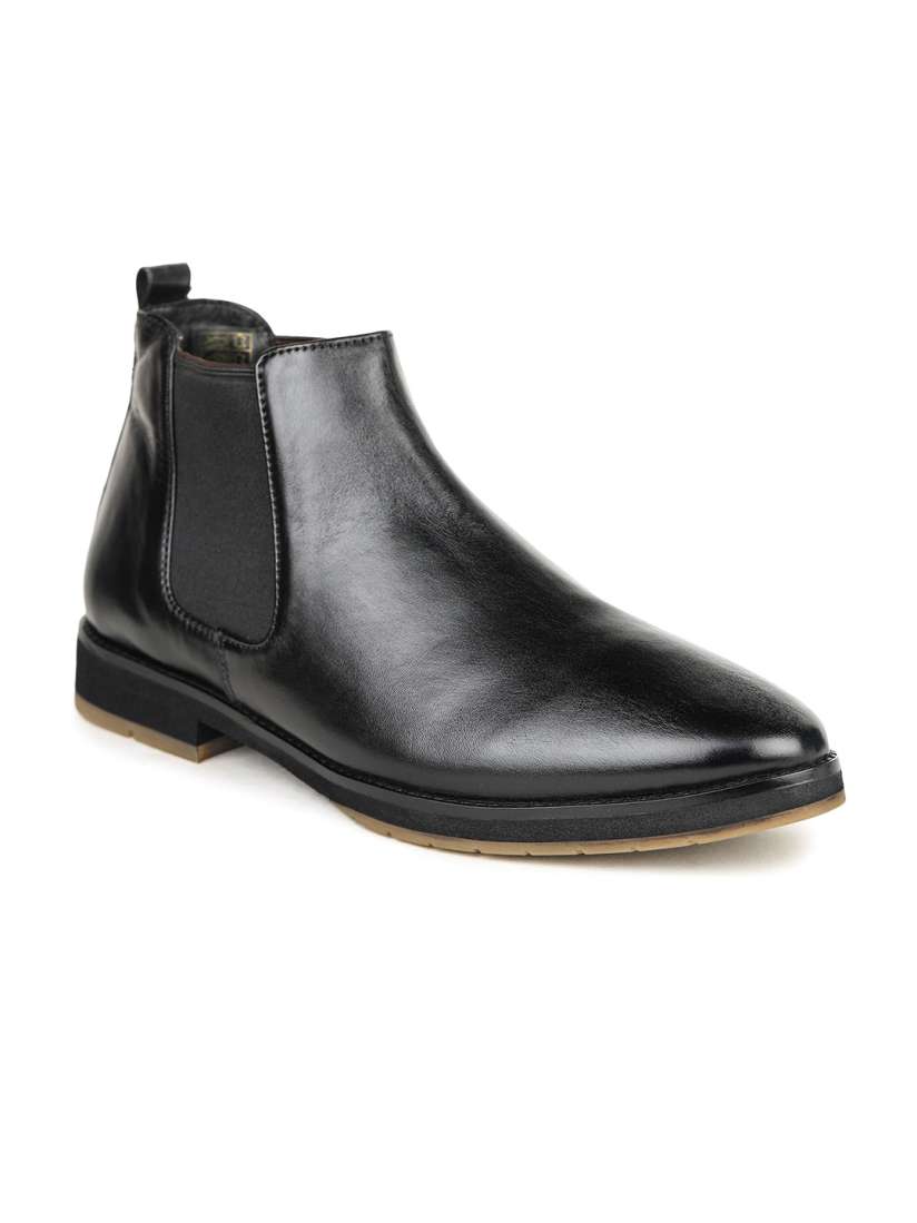 Chelsea boots myntra best sale