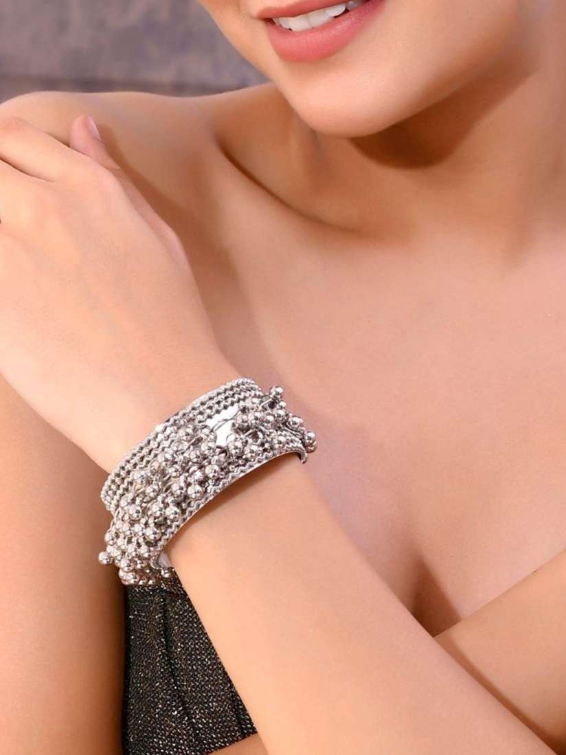 Gold-plated bold four band ear cuff set with white zirconia | Thunder Ear  Cuff | PDPAOLA