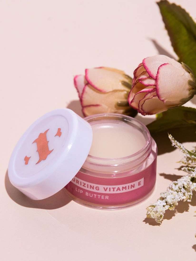 IRIS COSMETICS Moisturizing Vitamin E Lip Butter Balm with Shea Butter 10g