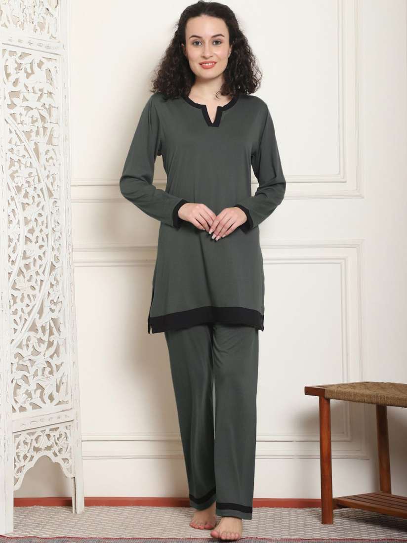 Myntra women suits store