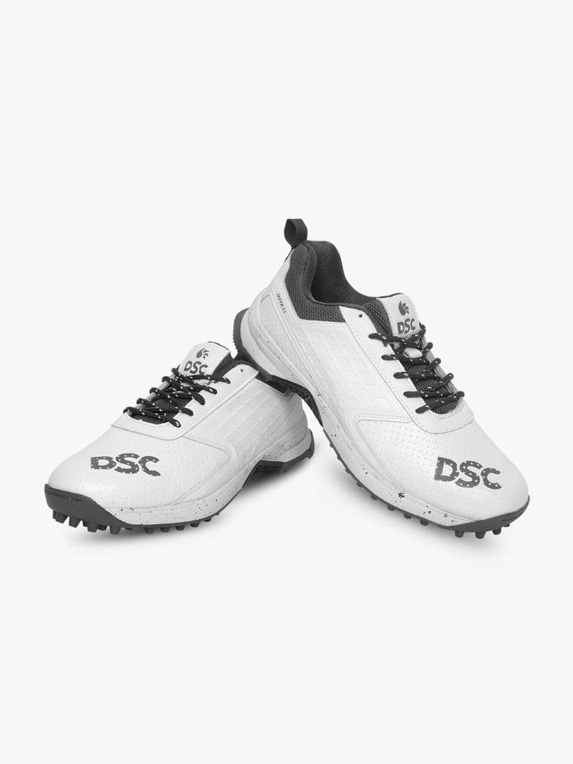Myntra cricket shoes store