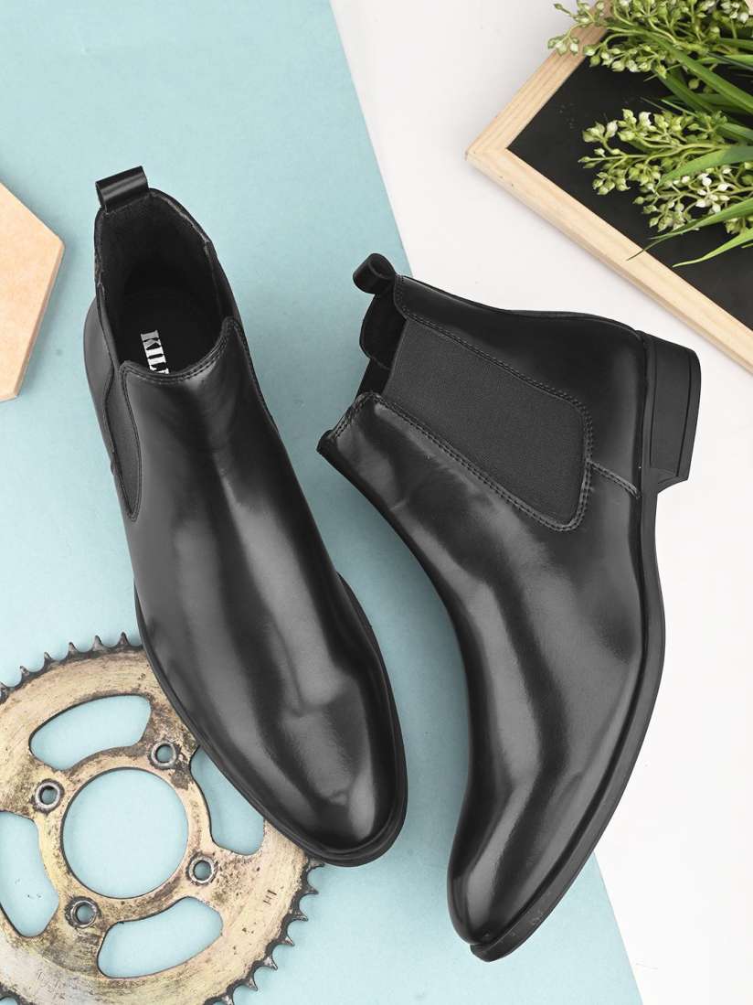 Myntra chelsea boots discount