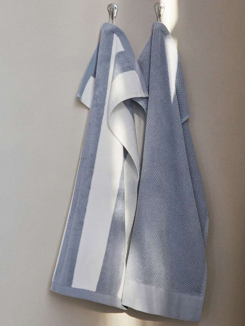 Blue striped hand towels outlet