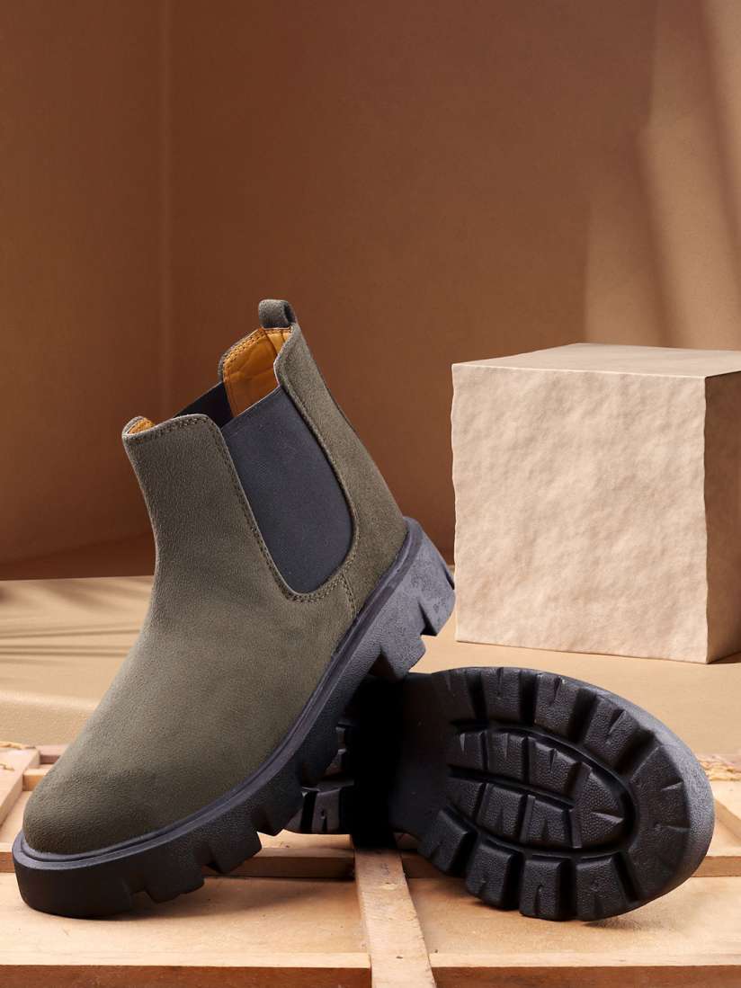 Chelsea boots myntra sales