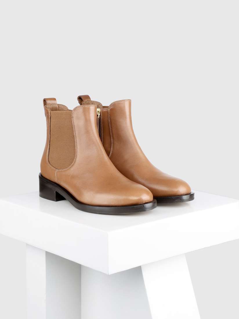 Myntra women boots discount