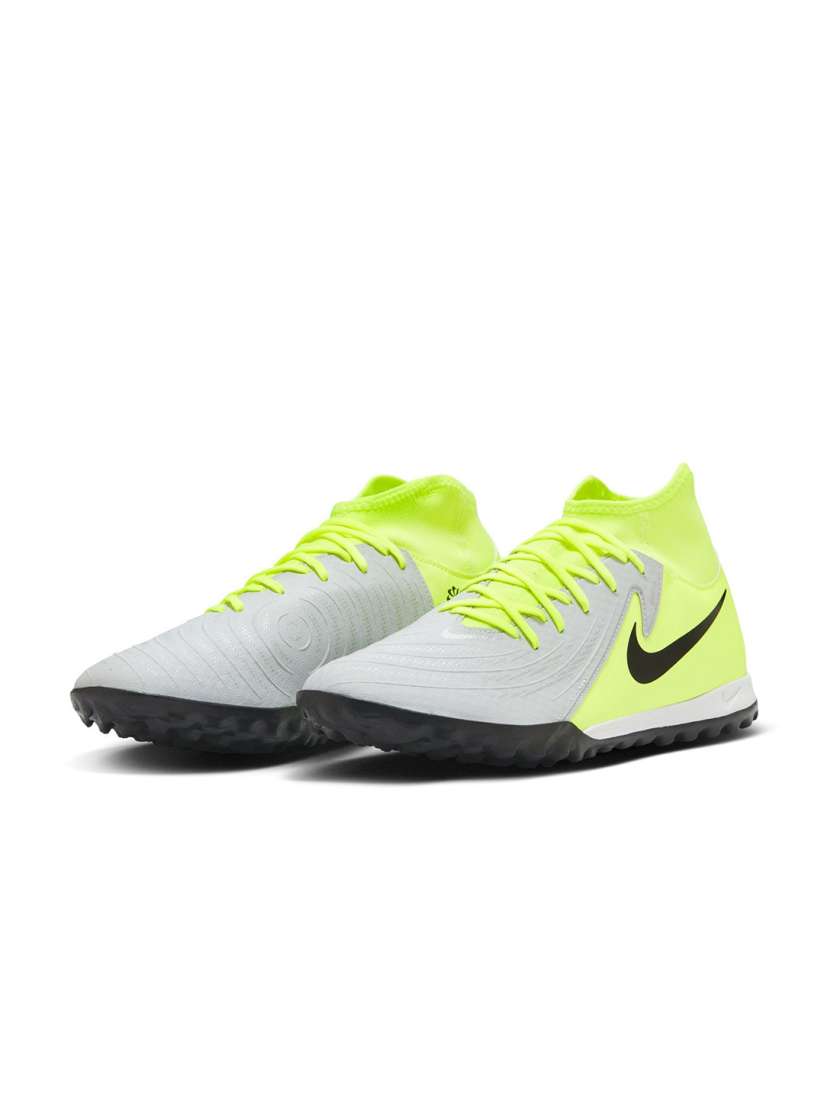 Nike football shoes myntra top