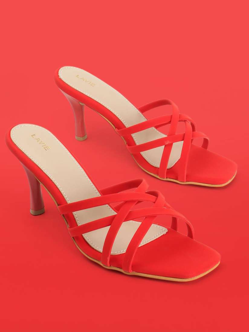 Red heels with tassels sales