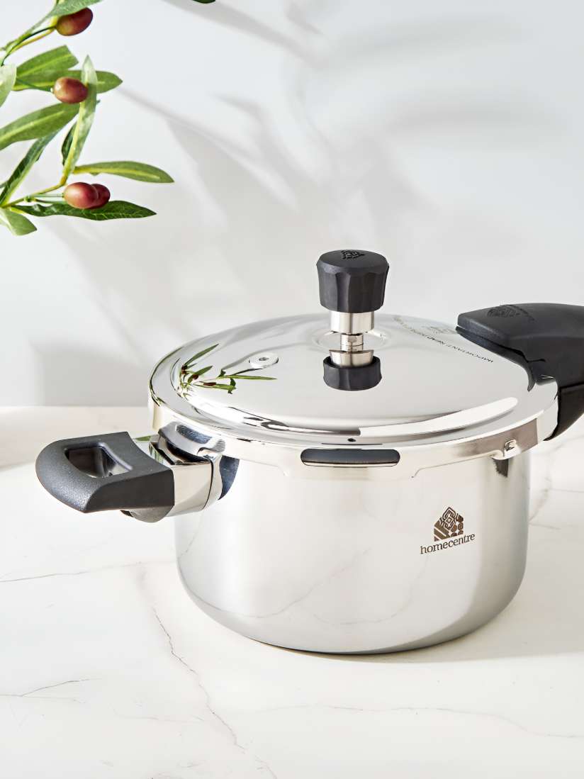 Myntra pressure cooker discount